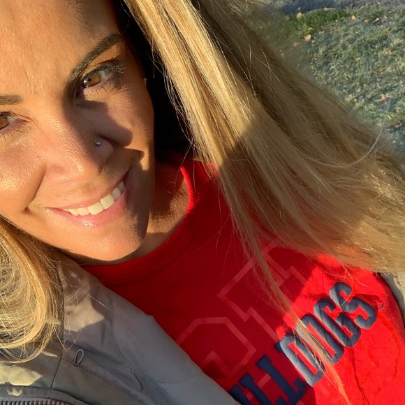 Perpetually cleaning my closet out! - Picture 4 of 10